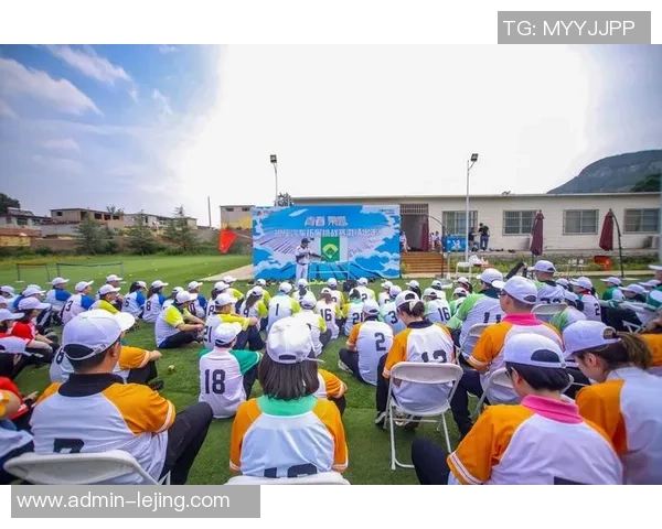 欧冠足球巅峰挑战赛揭幕战激情四溢球迷共赏顶级对决盛宴 欧冠足球巅峰挑战赛揭幕战激情四溢球迷共赏顶级对决盛宴