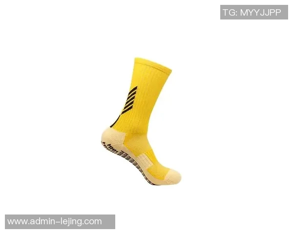 穿足球袜睡觉的奇妙体验与健康影响探讨 穿足球袜睡觉的奇妙体验与健康影响探讨