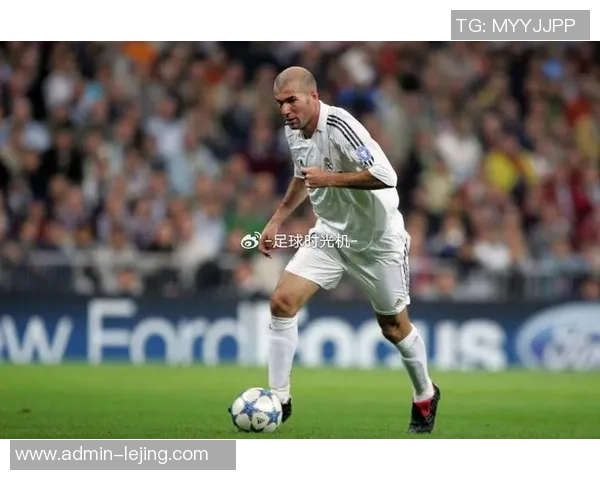 足球大师米兰后卫的传奇故事与辉煌成就揭秘